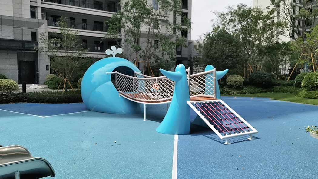 戶外游樂設備