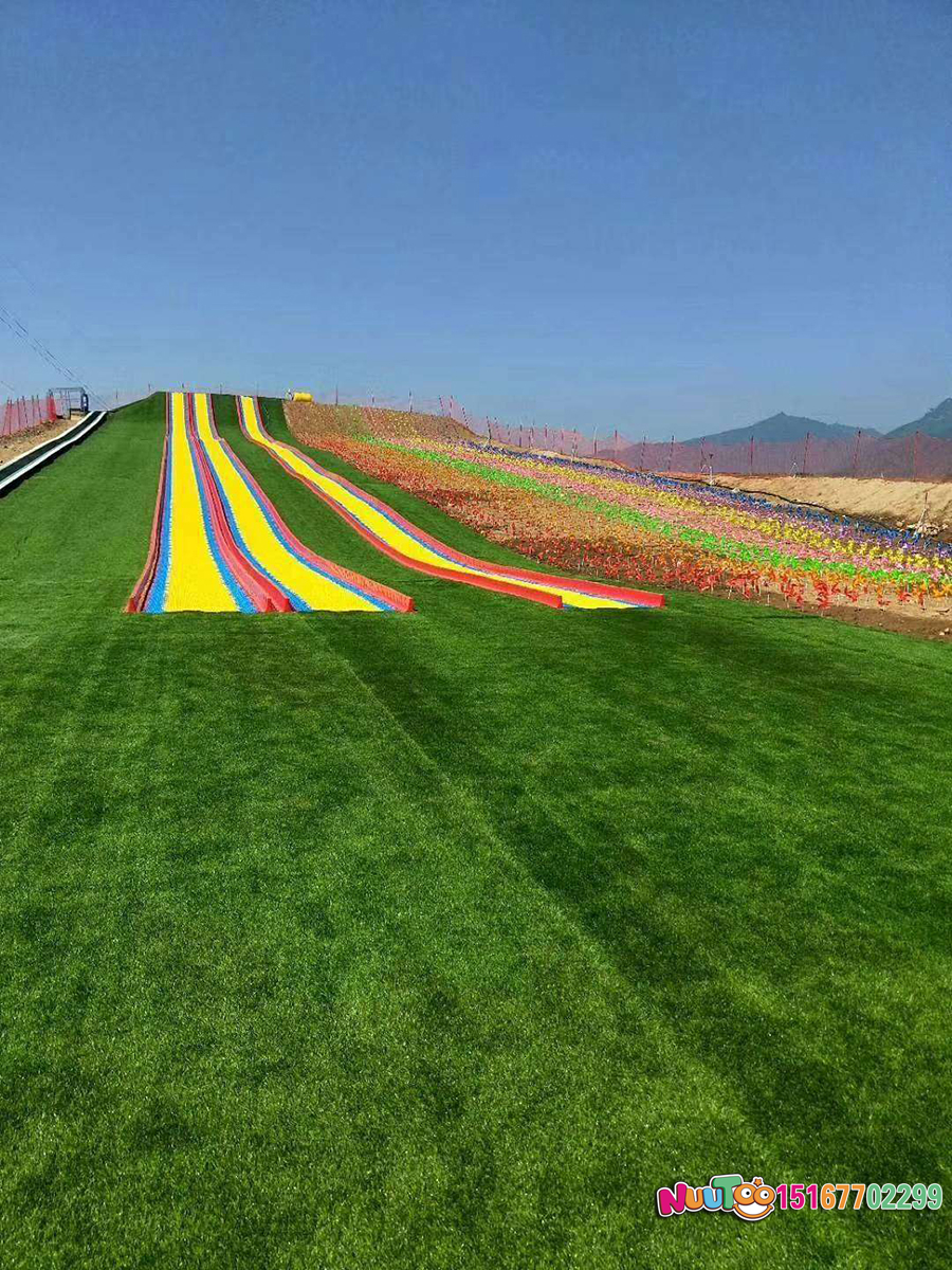 來常州彩虹草坪滑道，抓住商機(jī)財(cái)源滾滾
