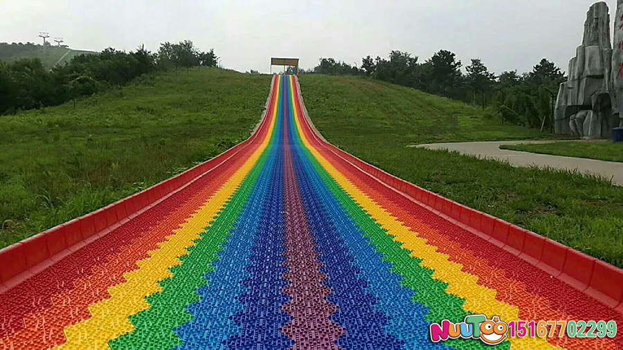經(jīng)營慈溪彩虹滑道是否需看潮流？因人而異