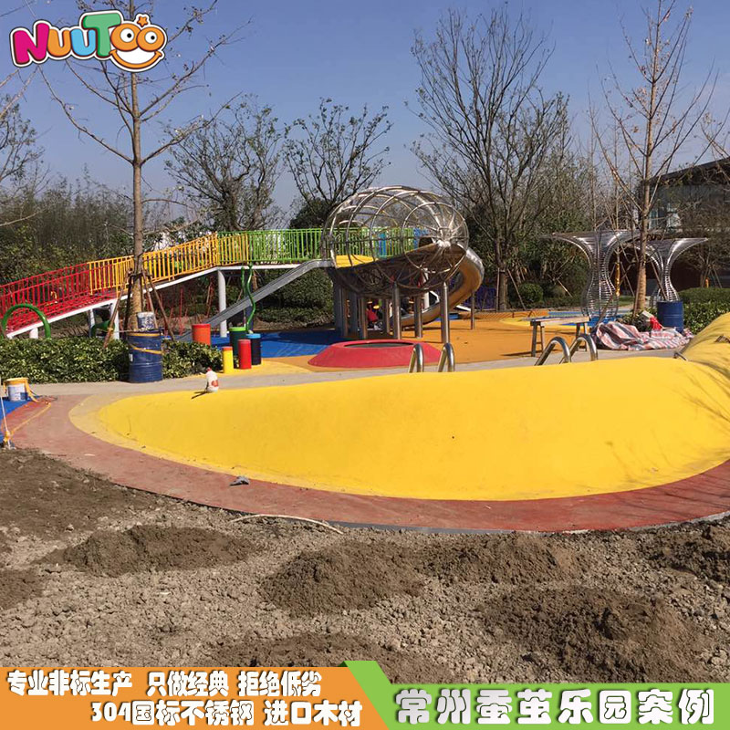 想要投資戶外兒童游樂場，了解戶外兒童游樂設(shè)備報價是必然的