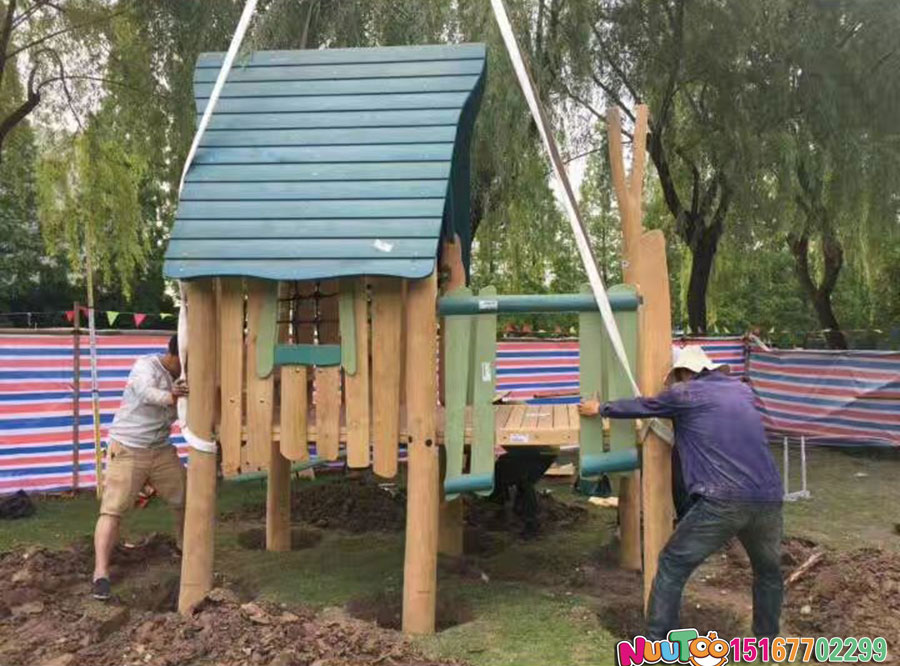 木質(zhì)游樂設(shè)備經(jīng)得住日曬雨淋嗎？